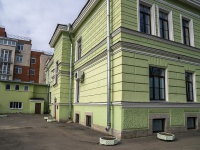 Nevsky district, alley Nogin, house 4. polyclinic