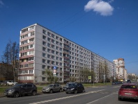 Nevsky district, Iskrovskiy , house 21. Apartment house