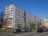 Nevsky district,  Iskrovskiy, house 21. Apartment house