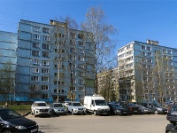 Nevsky district, Iskrovskiy , house 28. Apartment house