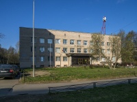 Nevsky district,  Iskrovskiy, house 33. polyclinic