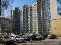 Nevsky district, 1st Rabfakovskiy , house 3. Apartment house