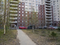 Nevsky district, Klochkov alley, house 12. Apartment house