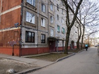 Nevsky district, Novo-aleksandrovskaya st, house 11. Apartment house