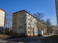 Nevsky district, 3rd Rabfakovskiy , 房屋 8. 公寓楼