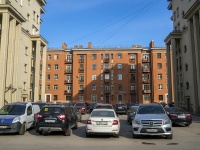 Nevsky district, Ivanovskaya st, 房屋 15. 公寓楼