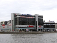 Petrogradsky district, shopping center "River House", Akademik Pavlov st, house 5
