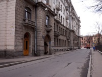 Petrogradsky district,  , 房屋 73-75. 公寓楼