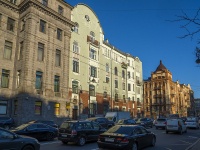 Петроградский район, Каменноостровский проспект, дом 61. многоквартирный дом