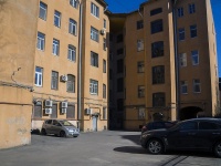 Petrogradsky district,  , 房屋 71. 公寓楼