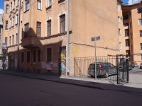 Petrogradsky district,  , house 71. Apartment house