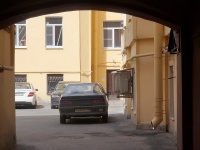 Petrogradsky district,  , 房屋 28. 公寓楼
