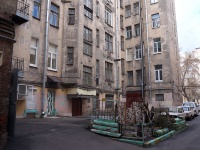 Petrogradsky district, Lenin st, 房屋 19. 公寓楼