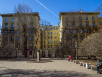 Petrogradsky district, Lenin st, 房屋 48. 公寓楼