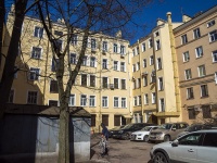 Petrogradsky district, Lenin st, 房屋 28. 公寓楼