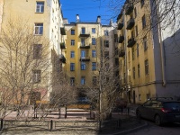 Petrogradsky district, Lenin st, house 32. Apartment house