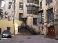 Petrogradsky district,  , 房屋 74. 公寓楼