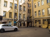 Petrogradsky district, Gatchinskaya st, house 2. Apartment house