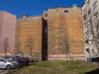 Petrogradsky district, Gatchinskaya st, house 6. Apartment house