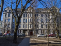 Petrogradsky district,  , 房屋 26Б ЛИТ А. 公寓楼