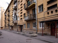 Petrogradsky district,  , 房屋 1-3. 公寓楼