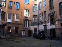Petrogradsky district, Mira st, house 21. Apartment house