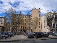 Petrogradsky district, st Mira, house 32. Apartment house