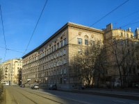 Petrogradsky district,  , 房屋 35. 公寓楼