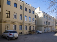 Petrogradsky district,  , 房屋 51 ЛИТ Б. 公寓楼