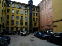 Petrogradsky district, Kuybyshev st, 房屋 24. 公寓楼