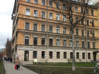 Petrogradsky district, Michurinskaya st, house 11/18. Apartment house