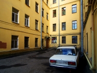 Petrogradsky district, Petrogradskaya embankment, 房屋 26-28. 公寓楼