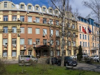 Петроградский район, улица Набережная реки Карповки, дом 43. офисное здание