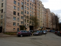 Петроградский район, улица Петровская набережная, дом 4. многоквартирный дом