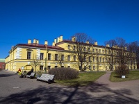 neighbour house: . , house 11. museum Государственный музей истории г. Санкт-Петербурга