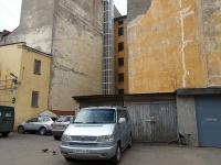 Petrogradsky district, Chapaev st, house 4. Apartment house