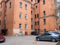 Petrogradsky district, Chapaev st, 房屋 21. 公寓楼