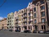 Petrogradsky district, Dobrolyubov avenue, 房屋 21. 公寓楼