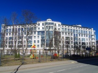 Petrogradsky district, st Dinamovskaya, house 2. Apartment house