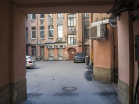 Petrogradsky district, Voskova st, 房屋 8/5. 公寓楼