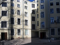 Petrogradsky district, st Liza Chaykina, house 17. Apartment house