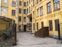 Petrogradsky district, Pionerskaya st, house 8. Apartment house