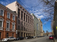 Petrogradsky district, Pionerskaya st, 房屋 16. 公寓楼