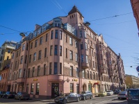 Petrogradsky district, Pionerskaya st, house 35. Apartment house