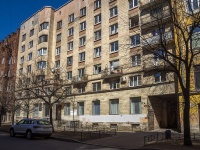 Petrogradsky district, Zverinskaya st, 房屋 38. 公寓楼