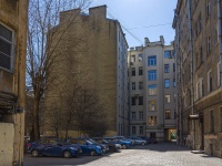 Petrogradsky district, Zverinskaya st, house 44. Apartment house