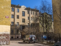 Petrogradsky district, Ropshinskaya st, house 22. Apartment house