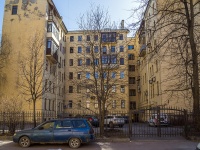 Petrogradsky district, Bolshaya raznochinnaya st, house 3. Apartment house