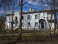 Primorsky district, st Shkolnaya, house 24. Apartment house