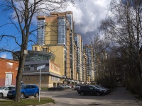 Primorsky district, st Matrosa zheleznyaka, house 57. Apartment house